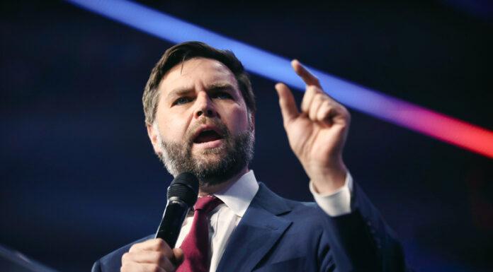 dreamstime s 332035199-696x385-1 (1)